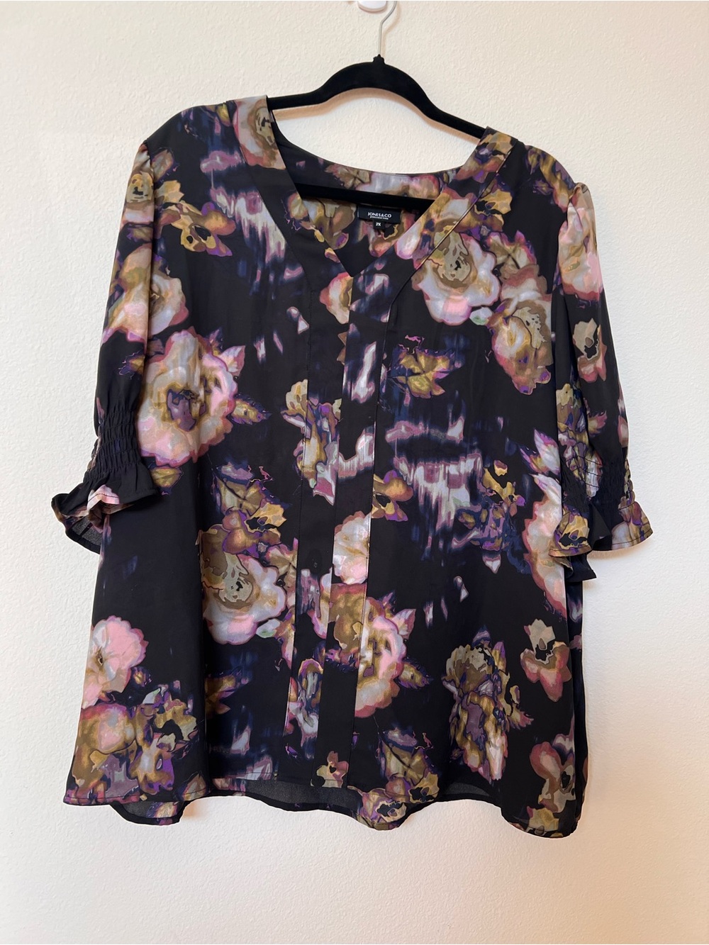 Jones New York Black Floral V-Neck Blouse with Pink and Gold Accents